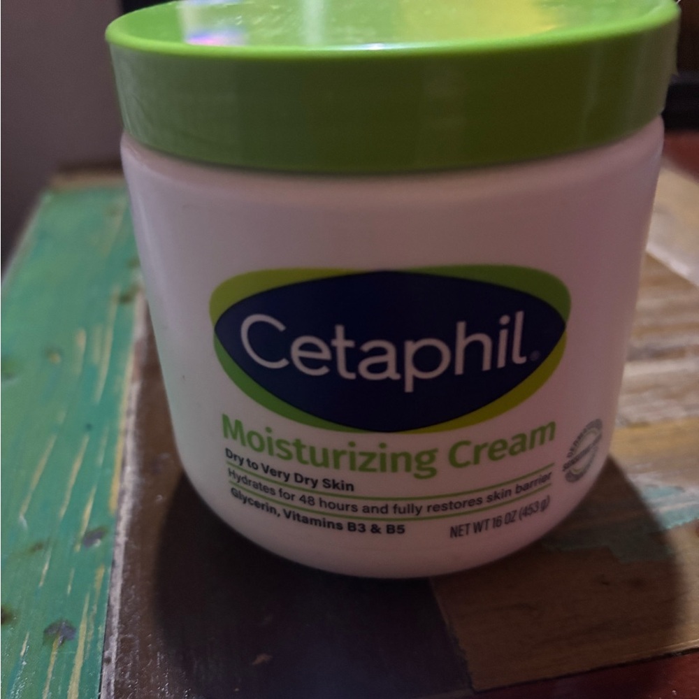 Moisturizing Cream - Green and White